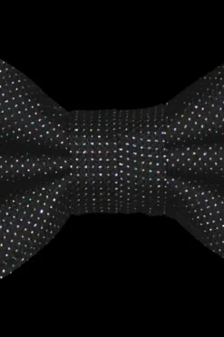 Amanda Christensen Pukuasusteet<rusetti ja taskuliina