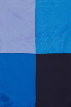 Amanda Christensen Pukuasusteet<taskuliina