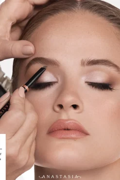 Hot Brow Definer kulmakynä 0,2 g Silmämeikit