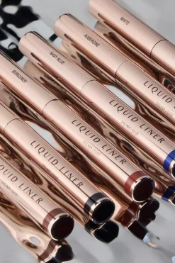 ANASTASIA BEVERLY HILLS Silmämeikit<Liquid Eyeliner silmänrajauskynä 2,4 ml