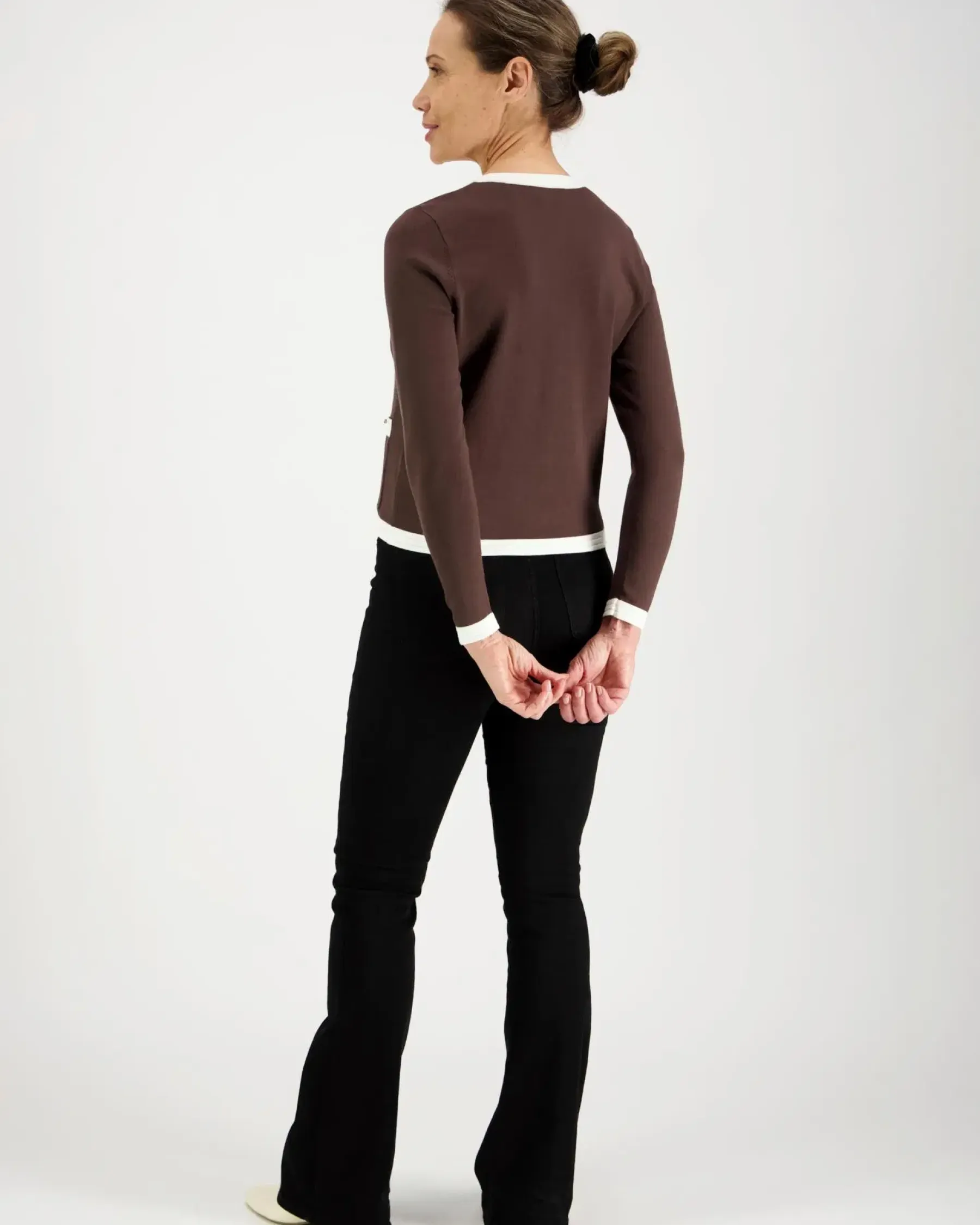 Andiata Neuleet<Charlott neuletakki