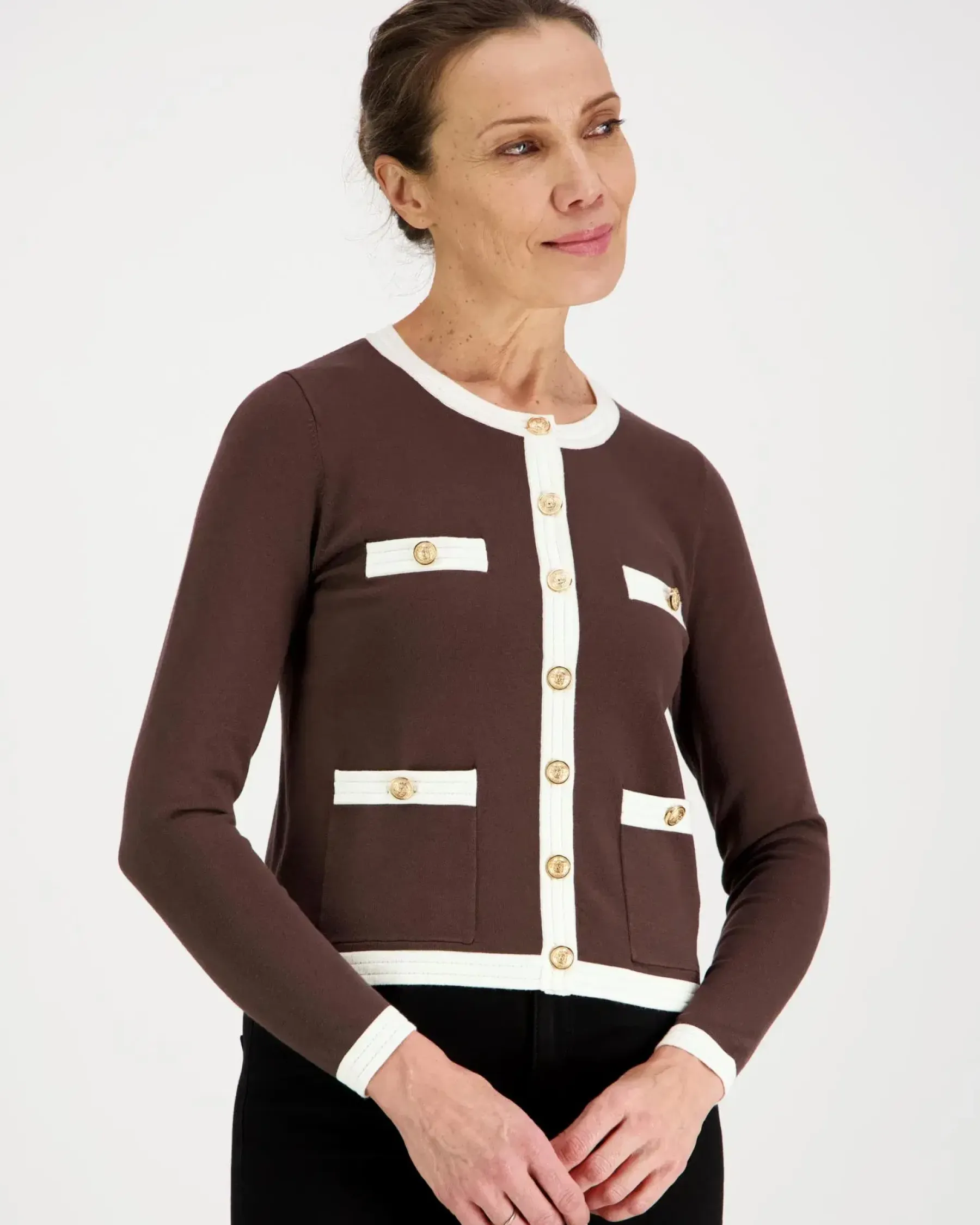 Andiata Neuleet<Charlott neuletakki