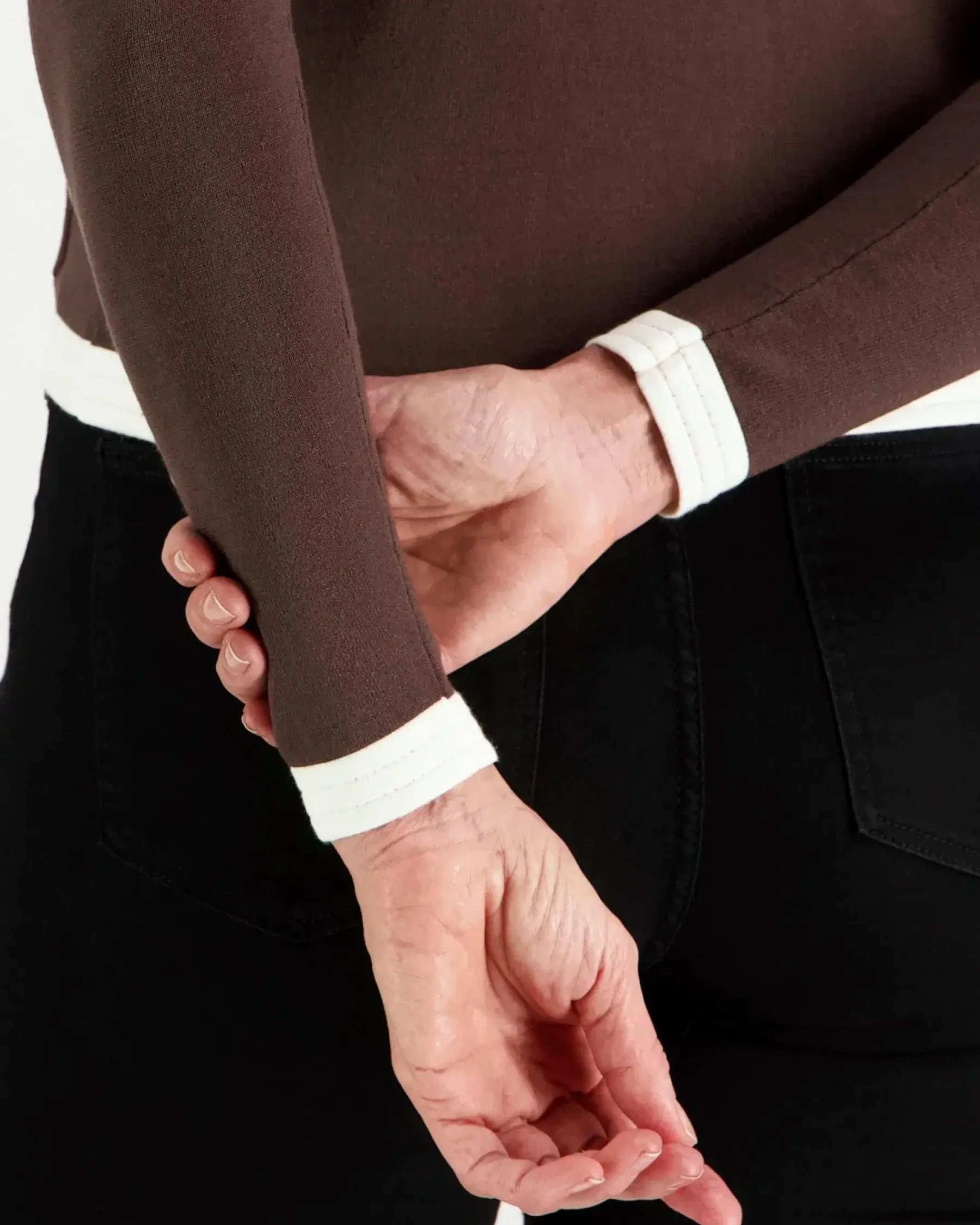 Andiata Neuleet<Charlott neuletakki