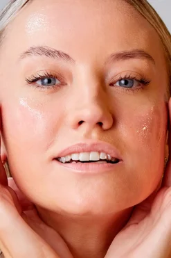 Antipodes Kasvojenhoito<Gospel Vitamin C Cleanser 200 ml