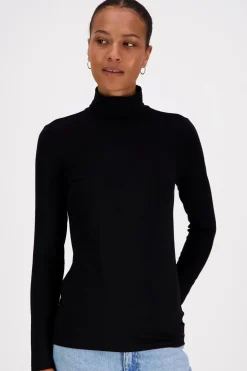 Aventura Neuleet<trikoopoolo