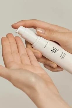 Beauty of Joseon Korealainen Ihonhoito|Ihonhoidon Tehoaineet<Ginseng Moist Sun Serum aurinkovoide 50 ml