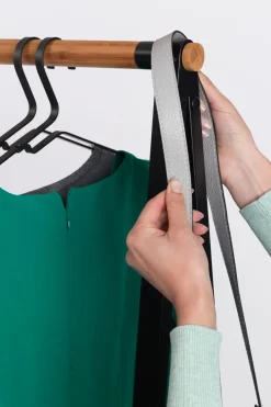 Outlet Linn vaateteline pieni black Pyykinhoito