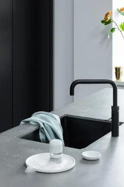 Online Saippuaa annosteleva tiskiharja light grey Keittiötyövälineet