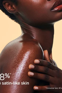 Clarins Aurinkotuotteet<Glowing Sun Oil SPF 30 for body & hair aurinkosuojaöljy 150 ml