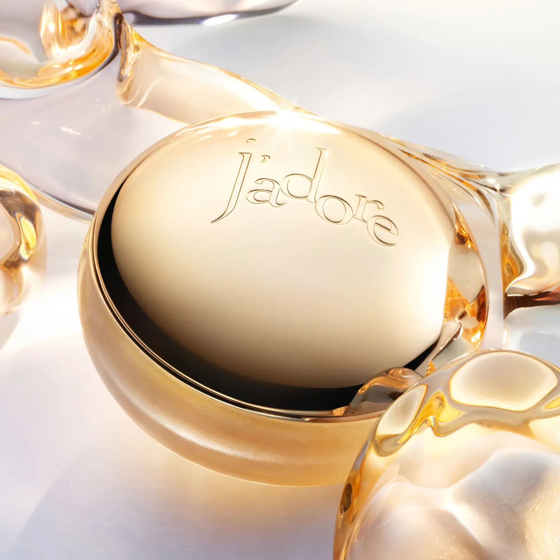 DIOR Hajuvedet<J’adore Les Adorables Shimmering Scrub kuorintavoide 150 ml