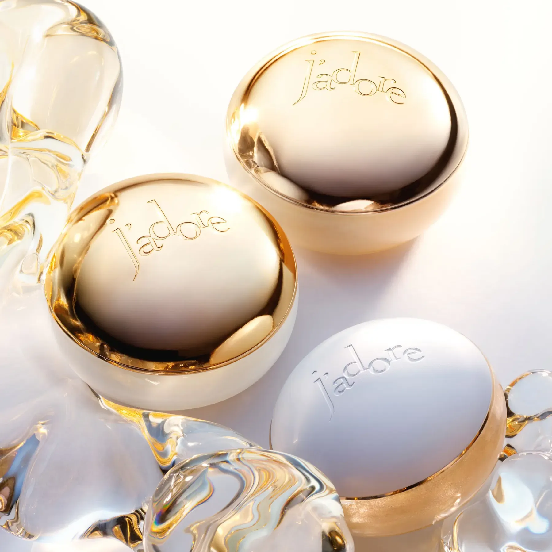 DIOR Hajuvedet<J’adore Les Adorables Shimmering Scrub kuorintavoide 150 ml