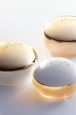 DIOR Hajuvedet<J’adore Les Adorables Shimmering Scrub kuorintavoide 150 ml