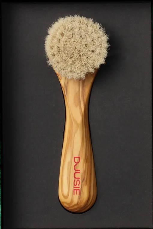 Djusie Vartalonhoito|Kasvojenhoito<Kuivaharja kasvoille