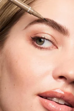 e.l.f. Silmämeikit<Holy Strokes Micro-Fine Brow Pen kulmakynä 0,05 g