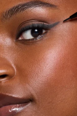 Online Makeup Brushes Ultra-Fine Eyeliner -rajaussivellin Meikkisiveltimet Ja -Välineet