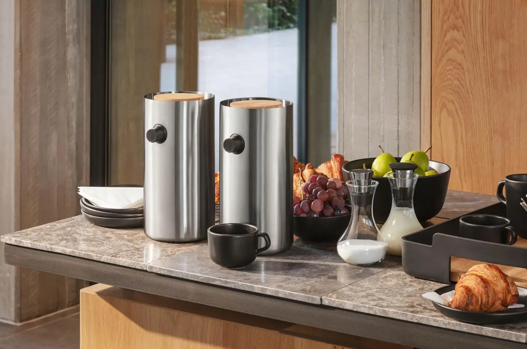 New pumpputermos Nordic Kitchen 1,8 l Tarjoiluastiat