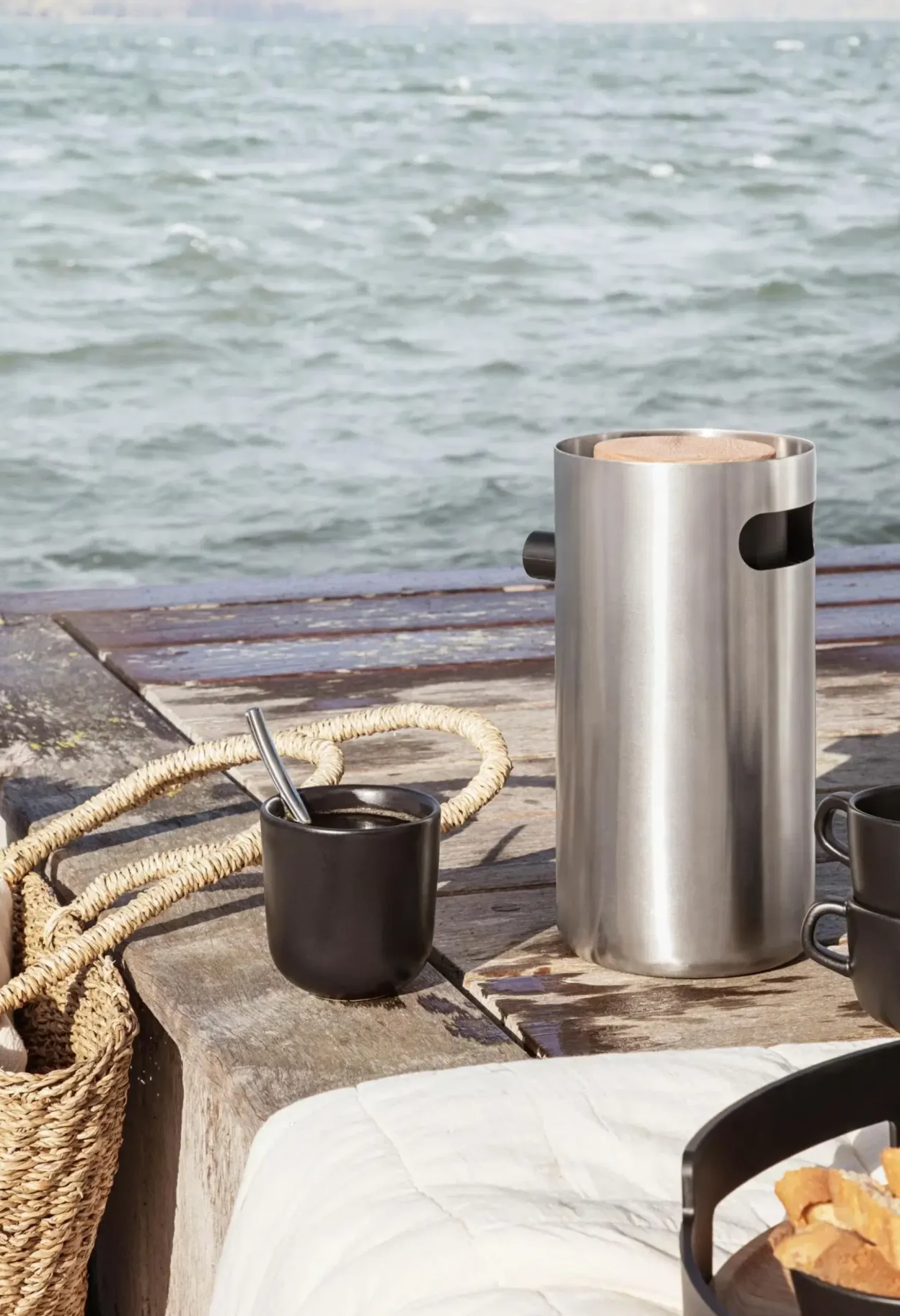 New pumpputermos Nordic Kitchen 1,8 l Tarjoiluastiat