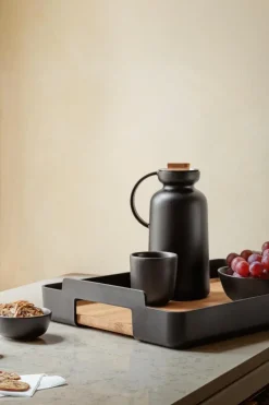 Eva Solo Tarjoiluastiat<termoskannu Silhouette 1 l, musta