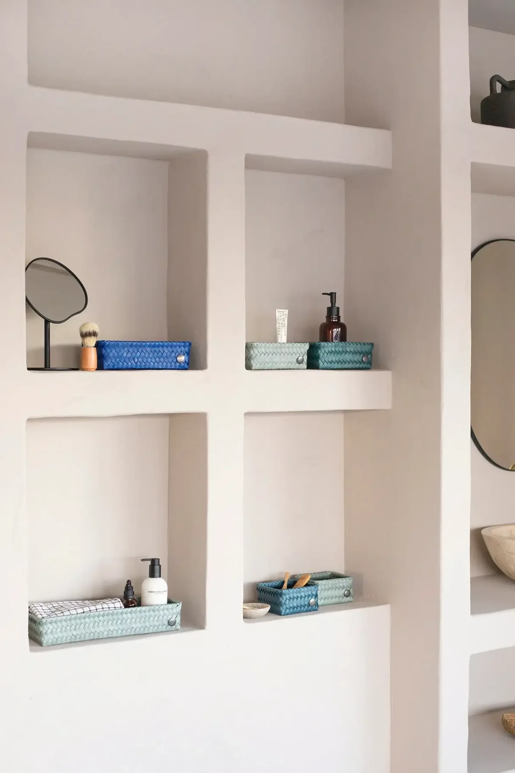 Handed By Korit Ja Rasiat<kierrätysmuovinen suorakulmio pikkukori eucalyptus 7 x 18 x 12 cm