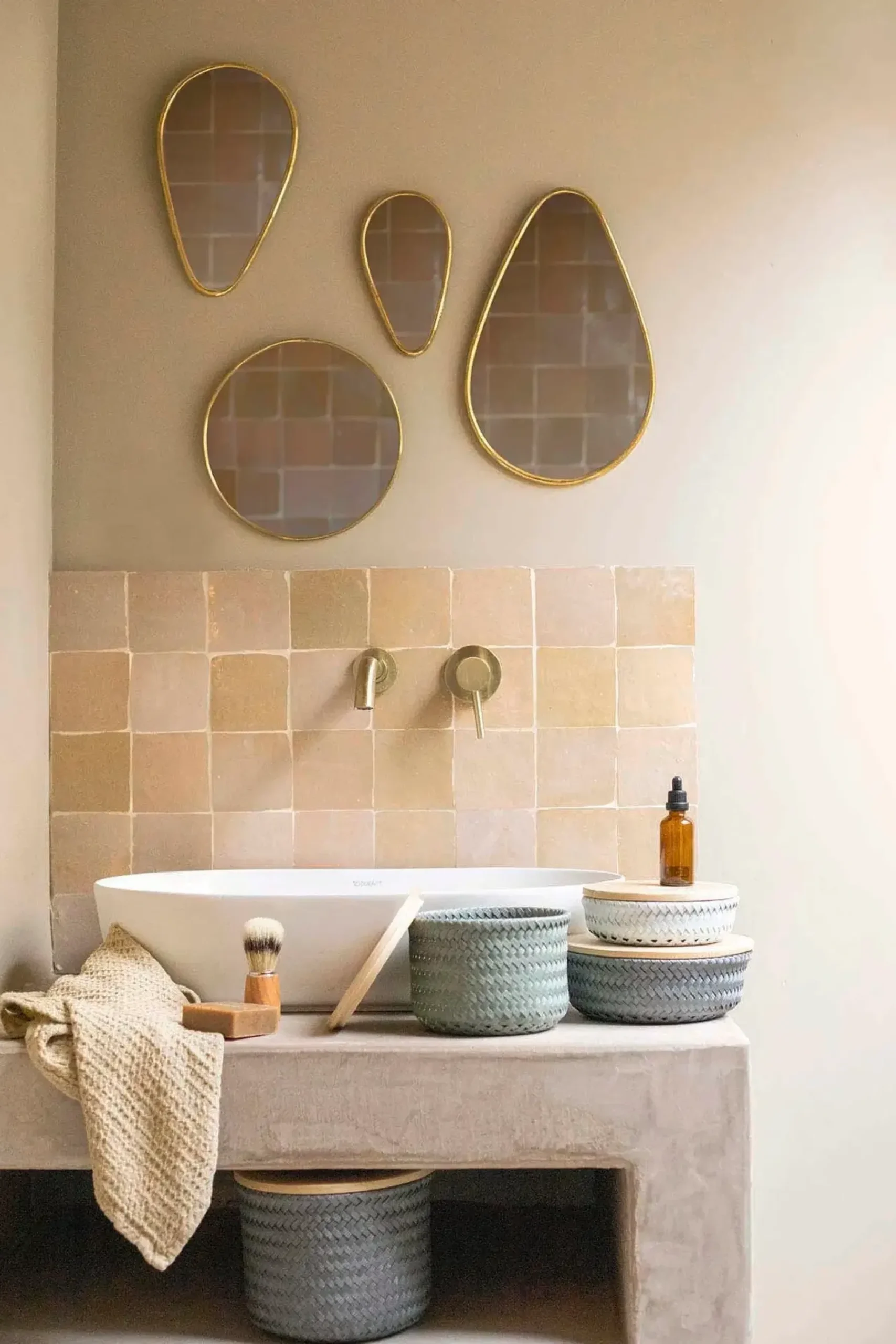 Sale pyöreä kierrätysmuovinen rasia bambukannella tumman harmaa s 8 x 21 cm Korit Ja Rasiat