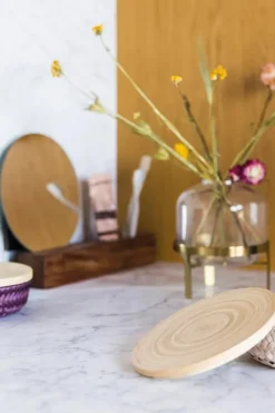 Handed By Korit Ja Rasiat<pyöreä kierrätysmuovinen rasia bambukannella eucalyptus s 8 x 21 cm