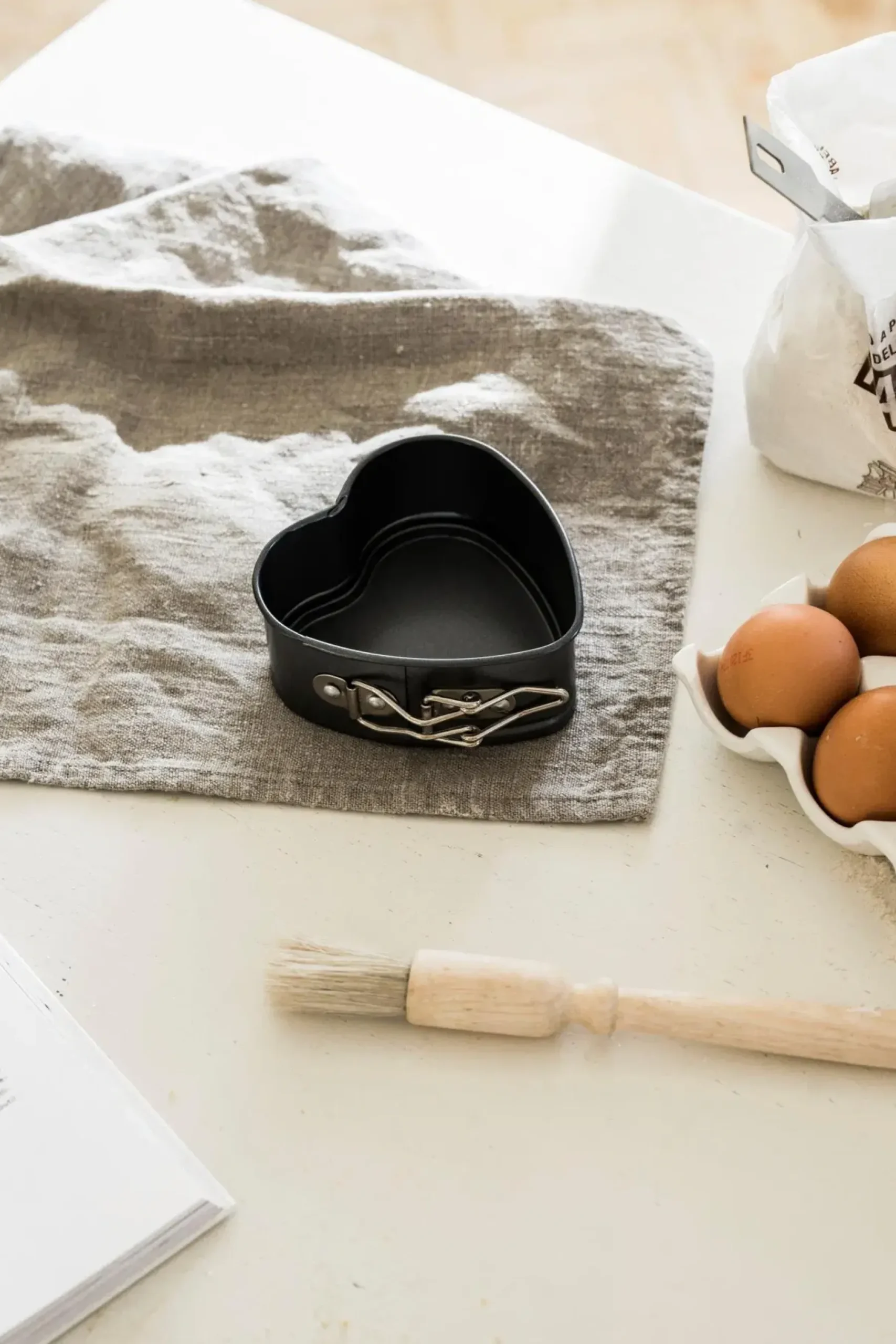 Heirol Ruoanvalmistusastiat<pieni sydän irtopohjavuoka 10cm 0,4 l pinnoitettu