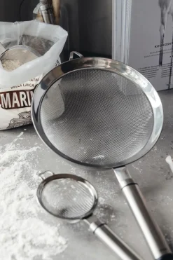 New Steely siivilä 18 cm Keittiötyövälineet