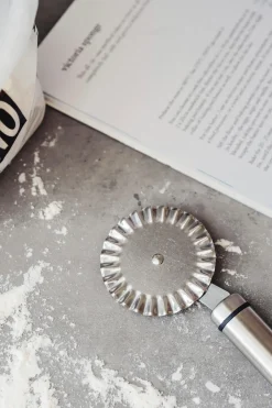 Heirol Keittiötyövälineet<Steely taikinapyörä 6 cm