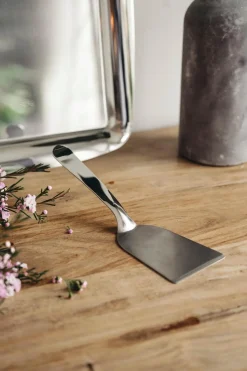 Heirol Keittiötyövälineet<tarjoilulasta 25 cm rst