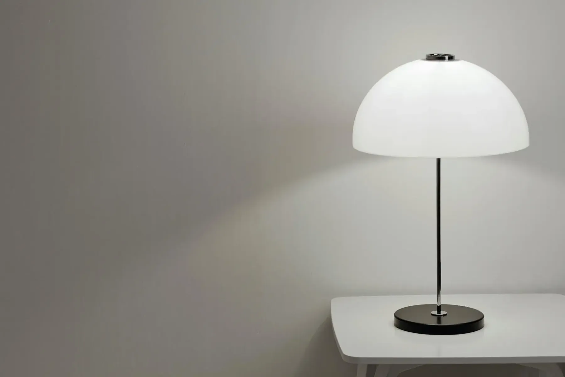 Innolux Pöytävalaisimet<Kupoli pöytävalaisin musta/kromi