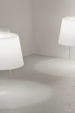 Outlet Modern Art pöytävalaisin valkoinen Pöytävalaisimet