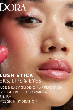 IsaDora Kasvomeikit<The Blush Stick poskipunapuikko 5,5 ml