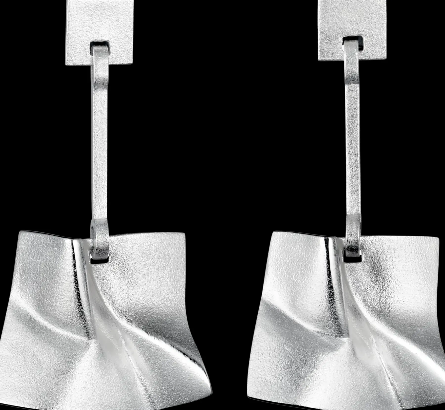 Kalevala Korut<Galaktinen tuuli -korvakorut hopea