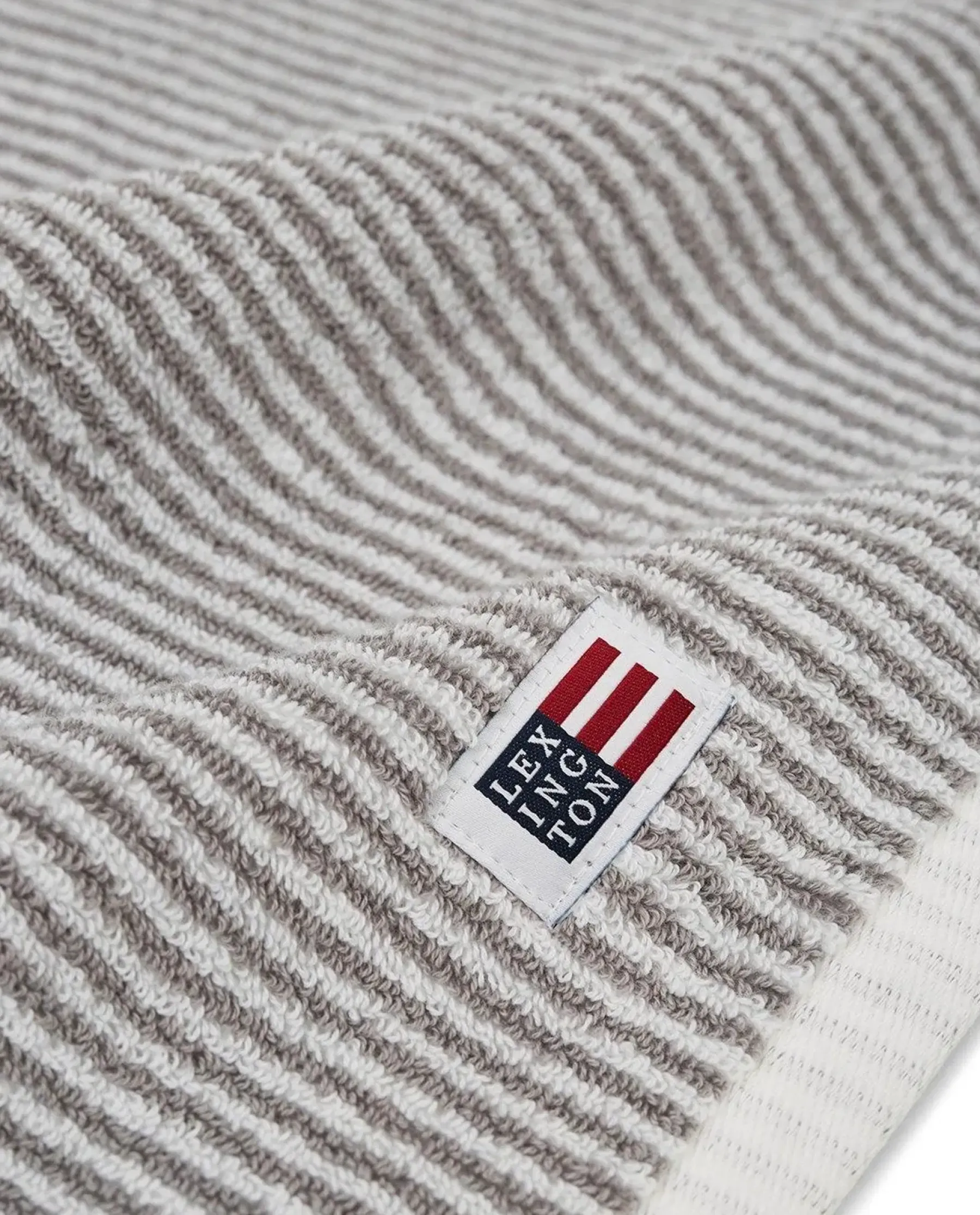 New Lexington Original kylpypyyhe70x130cm white gray stripe Pyyhkeet