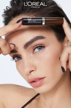 Sale Infaillible Brows 24H Volumizing Mascara 1.0 Ebony kulmamaskara 5ml Silmämeikit