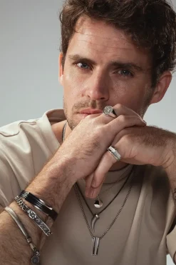 Hot Toivo Rannekoru Korut|Korut