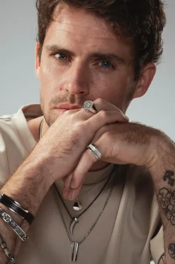 Lumoava Korut|Korut<Toivo Sormus