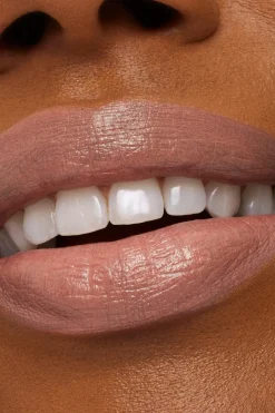 Hot MAC Macximal Sleek Satin Lipstick huulipuna 3,5 g Huulimeikit