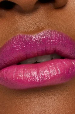 Hot MAC Macximal Sleek Satin Lipstick huulipuna 3,5 g Huulimeikit