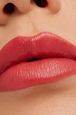 Hot MAC Macximal Sleek Satin Lipstick huulipuna 3,5 g Huulimeikit