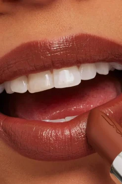 Hot MAC Macximal Sleek Satin Lipstick huulipuna 3,5 g Huulimeikit