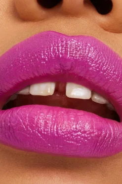 Hot MAC Macximal Sleek Satin Lipstick huulipuna 3,5 g Huulimeikit