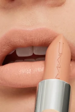 Hot MAC Macximal Sleek Satin Lipstick huulipuna 3,5 g Huulimeikit