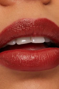 Hot MAC Macximal Sleek Satin Lipstick huulipuna 3,5 g Huulimeikit