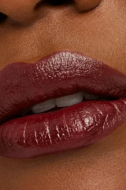 Hot MAC Macximal Sleek Satin Lipstick huulipuna 3,5 g Huulimeikit