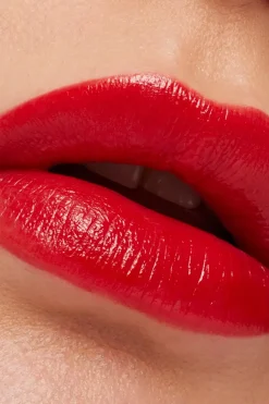 Hot MAC Macximal Sleek Satin Lipstick huulipuna 3,5 g Huulimeikit