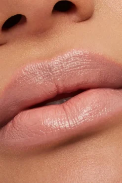 Hot MAC Macximal Sleek Satin Lipstick huulipuna 3,5 g Huulimeikit