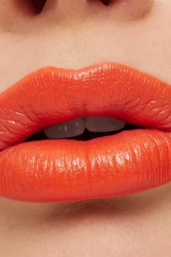 Hot MAC Macximal Sleek Satin Lipstick huulipuna 3,5 g Huulimeikit