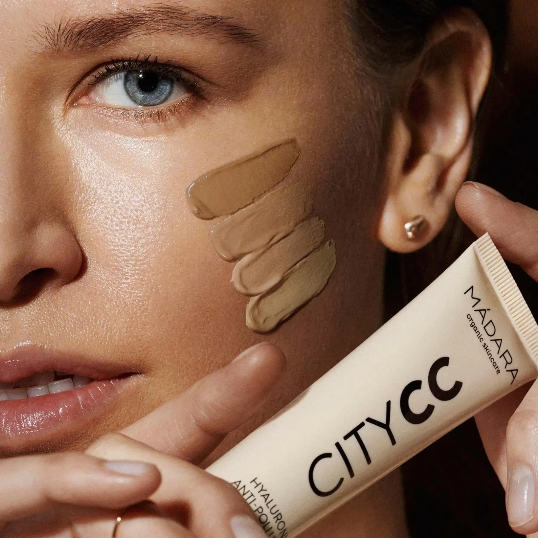 MÁDARA Ihonhoito|Meikit<Madara CC voide SPF15 tan 40ml