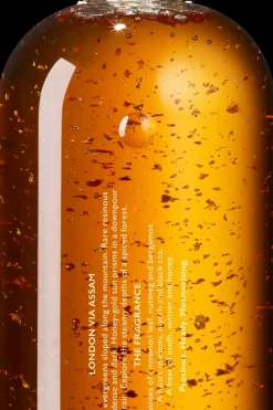 Molton Brown Vartalonhoito<Mesmerising Oudh Accord & Gold Bath & Shower Gel suihkugeeli 300 ml